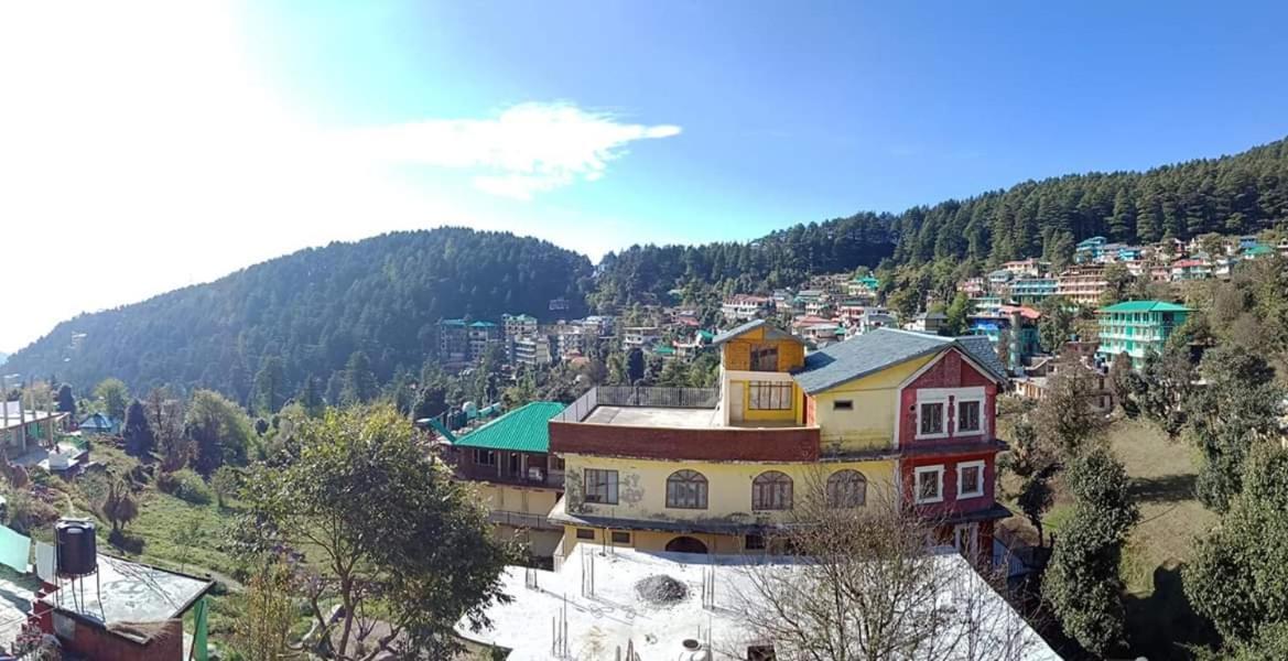 Hotel Mountain And Moon, Dharamkot Dharamshala Exterior foto